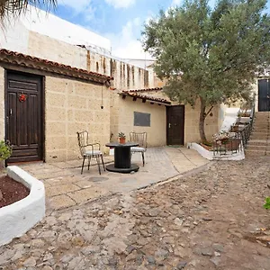 https://casa-el-arico.in-canary-islands.com